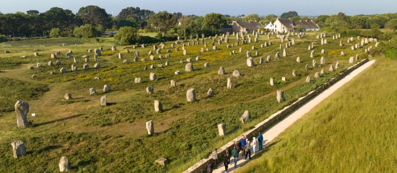 Megalithes de Carnac © thibault poriel - OTI baie de quiberon tourisme