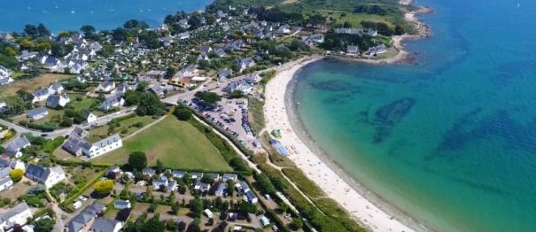 Camping familial 4 étoiles avec accès direct à la plage