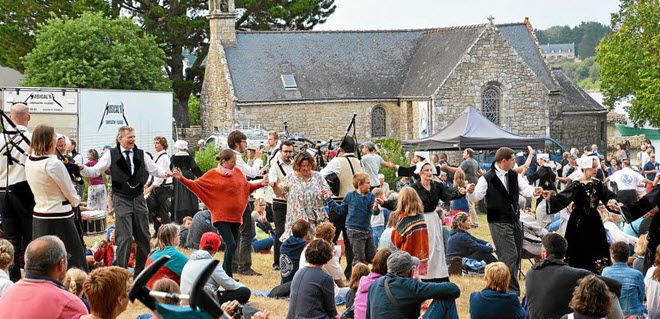 fete-bretonne-danse-saint-philibert-letelegramme.jpg